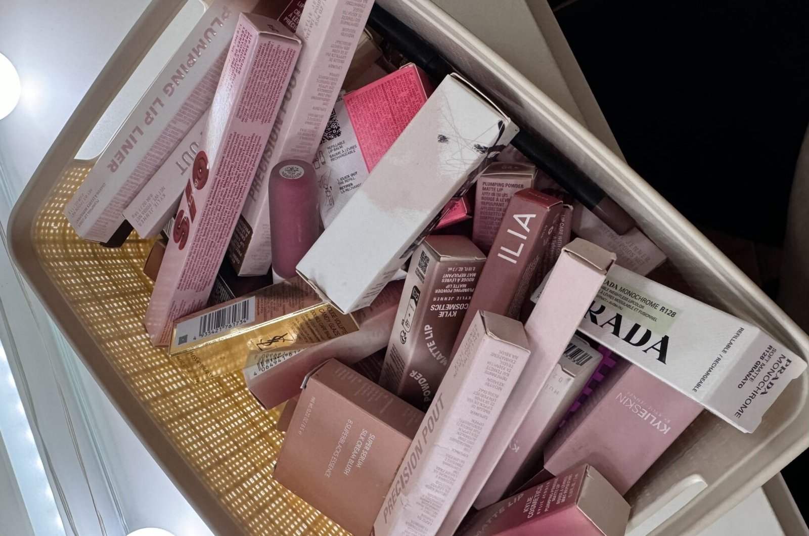 Best drugstore lip oils